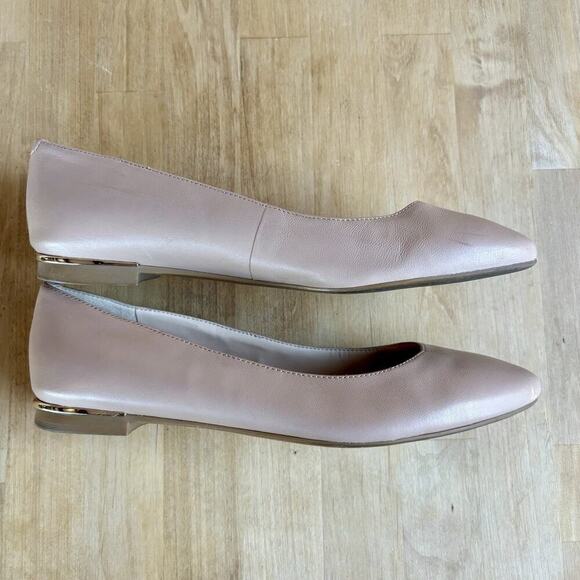 Nine West Point Slip On Leather Ballet Flats Neutral Beige 6M Gold Heel Read - Picture 6 of 8